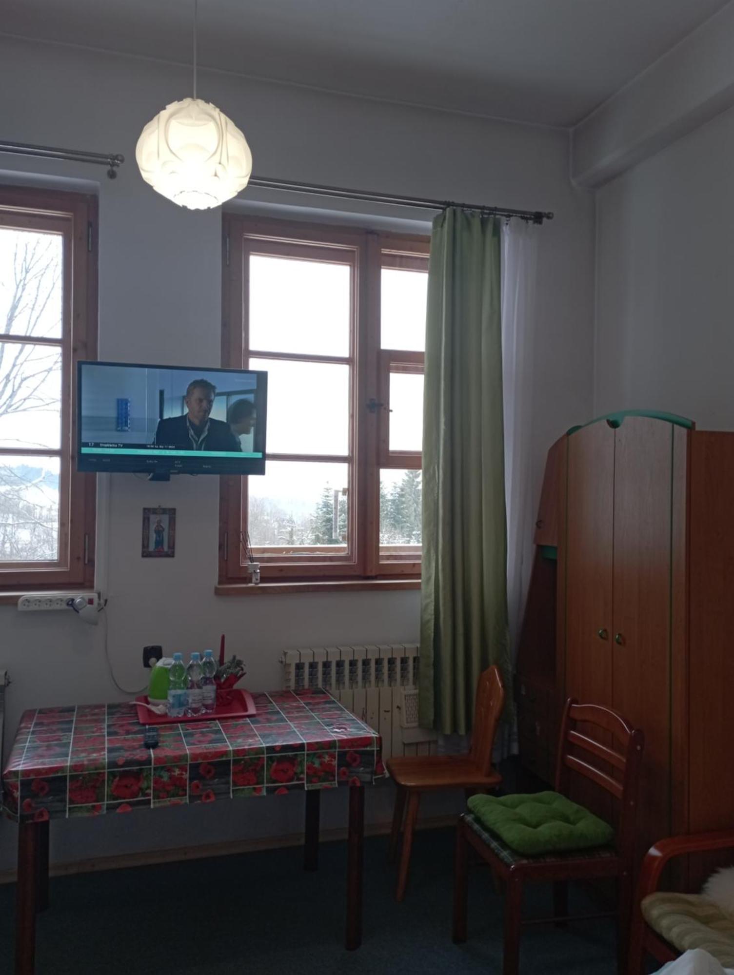 A3Apartament 2 Pokojowy Aneks Kuchenny 2 Lazienki Wlasne Na Korytarzu Villa Jumper Pobyt Na Termach Dla 2 Osob Gratis ザコパネ 部屋 写真